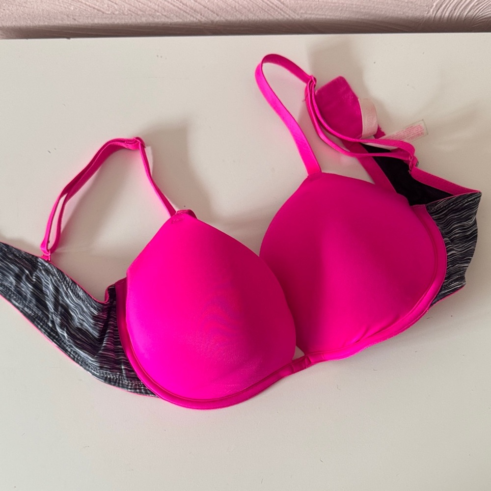 VS wearing everywhere super push up